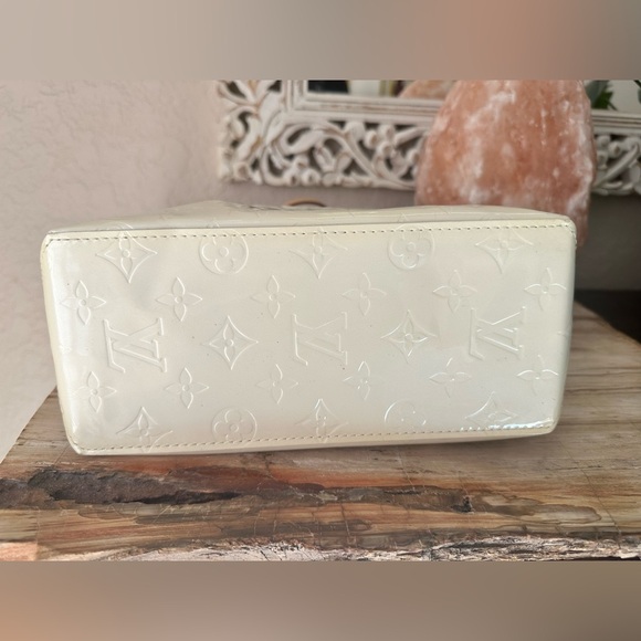 LOUIS VUITTON Vernis Reade PM Perle - Picture 9 of 10